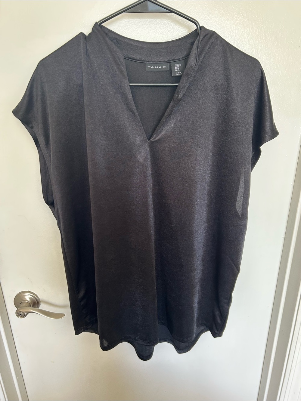 Tahari Black Satin V-Neck Cap Sleeve Tunic Top